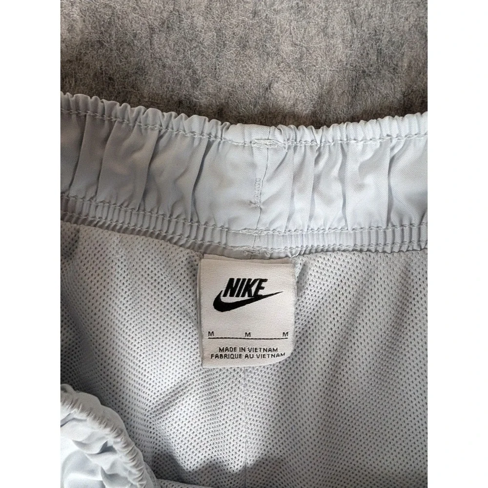 Nike Mens Swim Trunks Light Gray Mesh Lined Board Shorts Embroidered Logo M‎